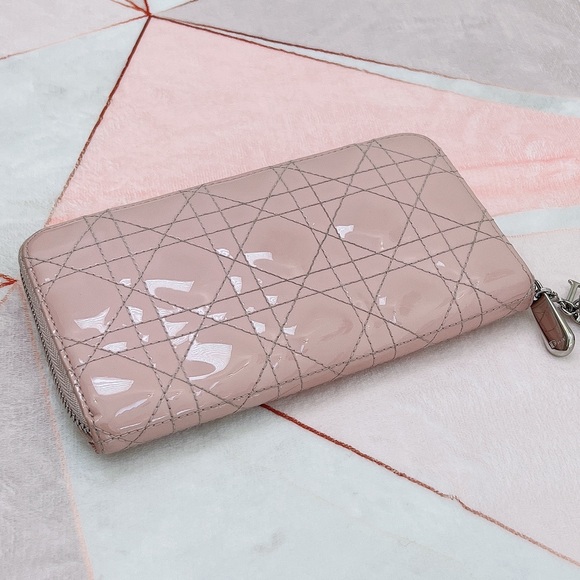 Dior Patent Wallet - Picture 2 of 14